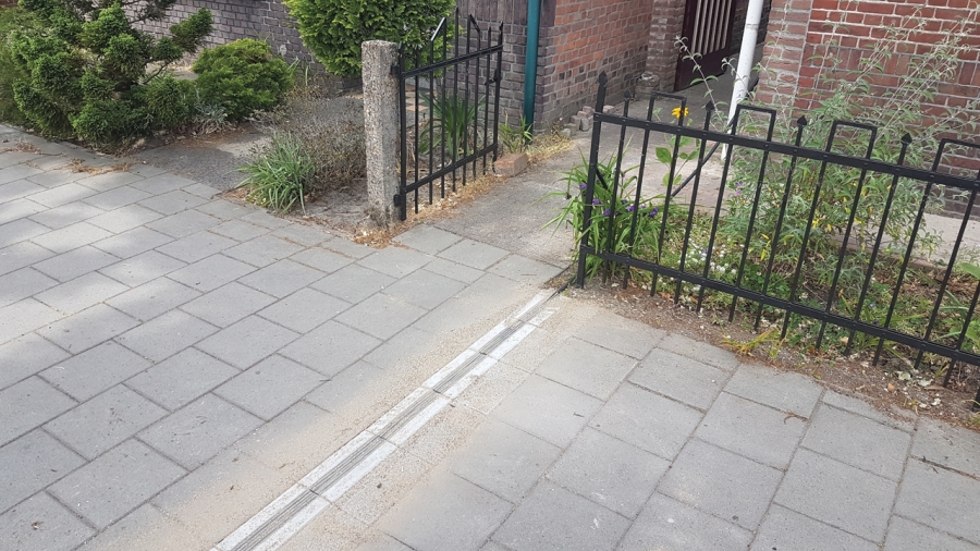 Oplossing voor laadkabels over trottoirs